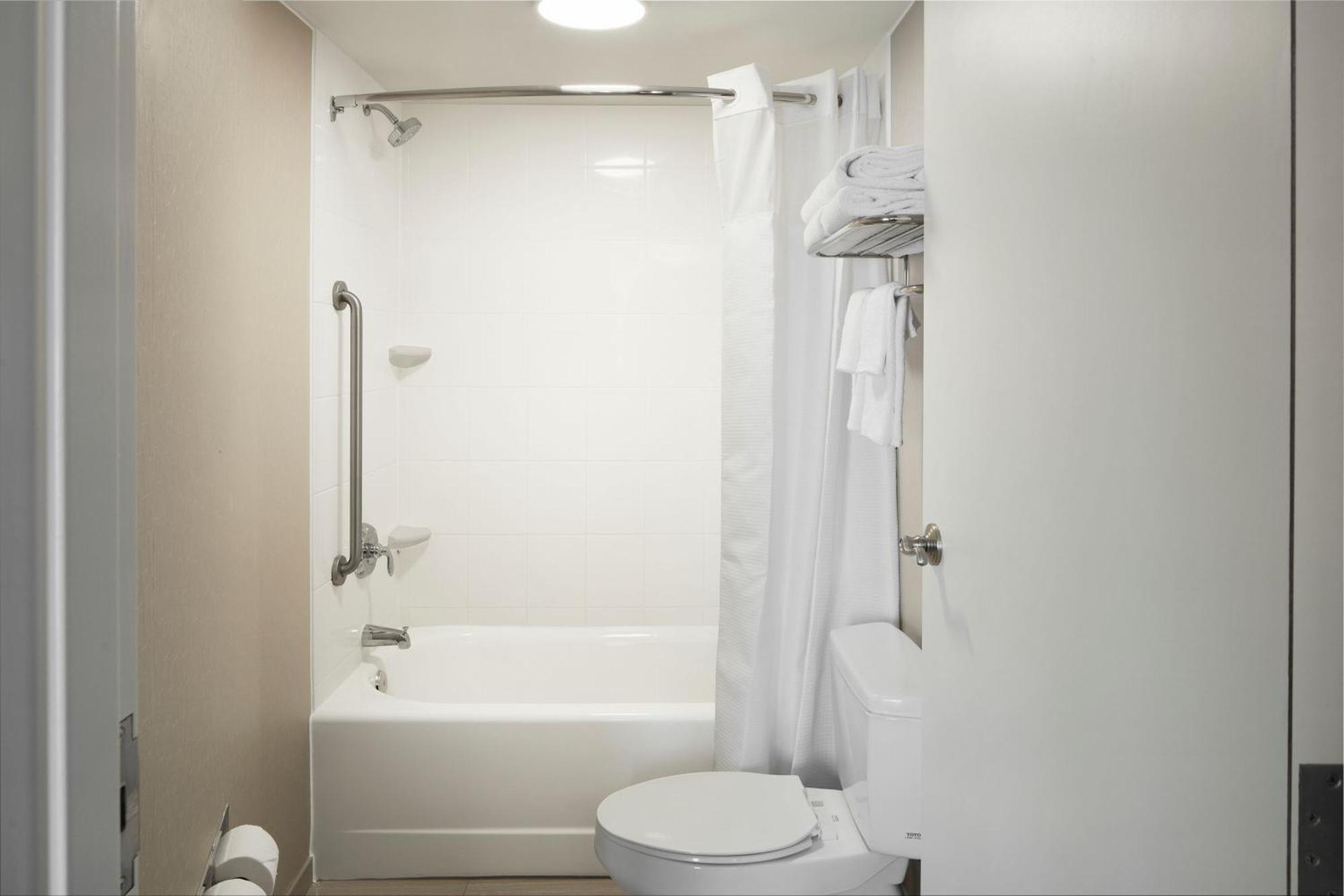 Springhill Suites By Marriott Virginia Beach Oceanfront Exterior photo